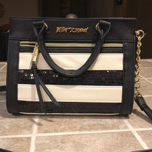 Betsey Johnson crossbody purse!